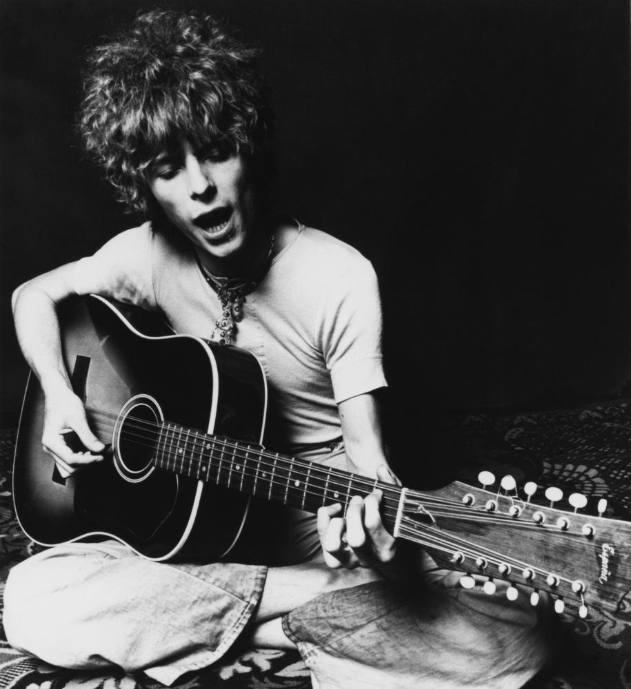 Bowie and his Espana 12-string