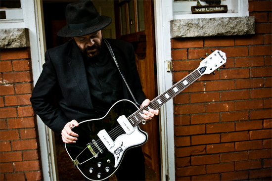 Colin Linden, guitarist (photo by Brian O'Brien)