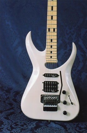  - vintage-1994-alvarez-dana-scoop-ae650trw-electric-guitar-white-01