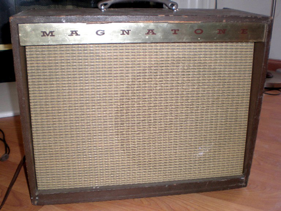 Vintage Magnatone Custom 250 Guitar Amplifier