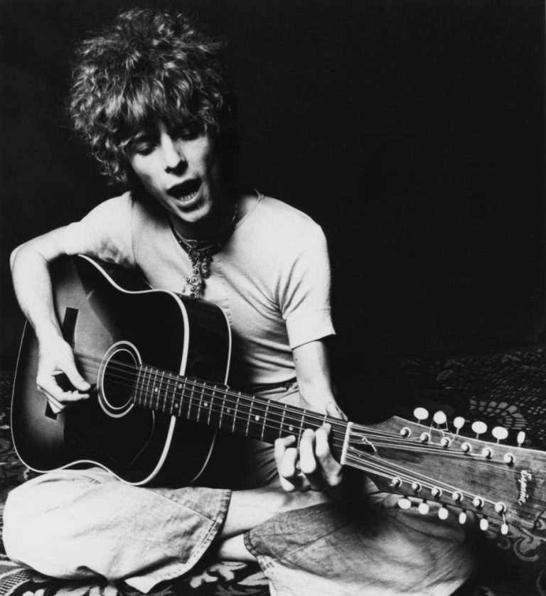 David-Bowie-Espana-1969-768x839.jpg