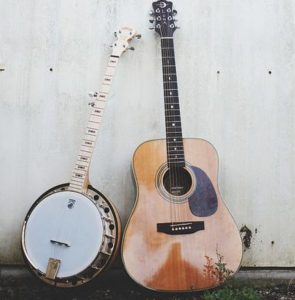 Banjo vs Guitar
