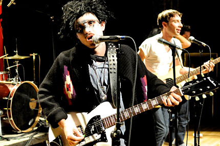 Black Lips: Cole Alexander with his Airline Twin Tone Guitar