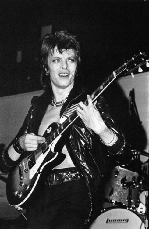 David Bowie and a Gibson Les Paul