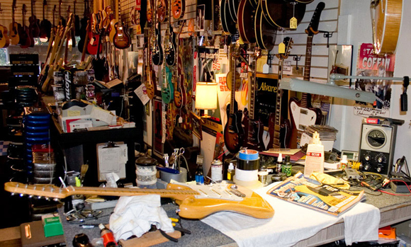 Killer Vintage Guitar Shop in St. Louis, MO