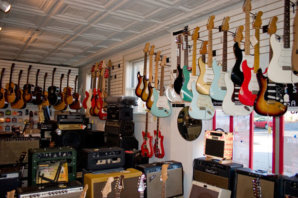 Killer Vintage Guitar Shop in St. Louis, MO