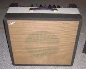 Univox 202R Guitar Amplifier (with Apto badge)